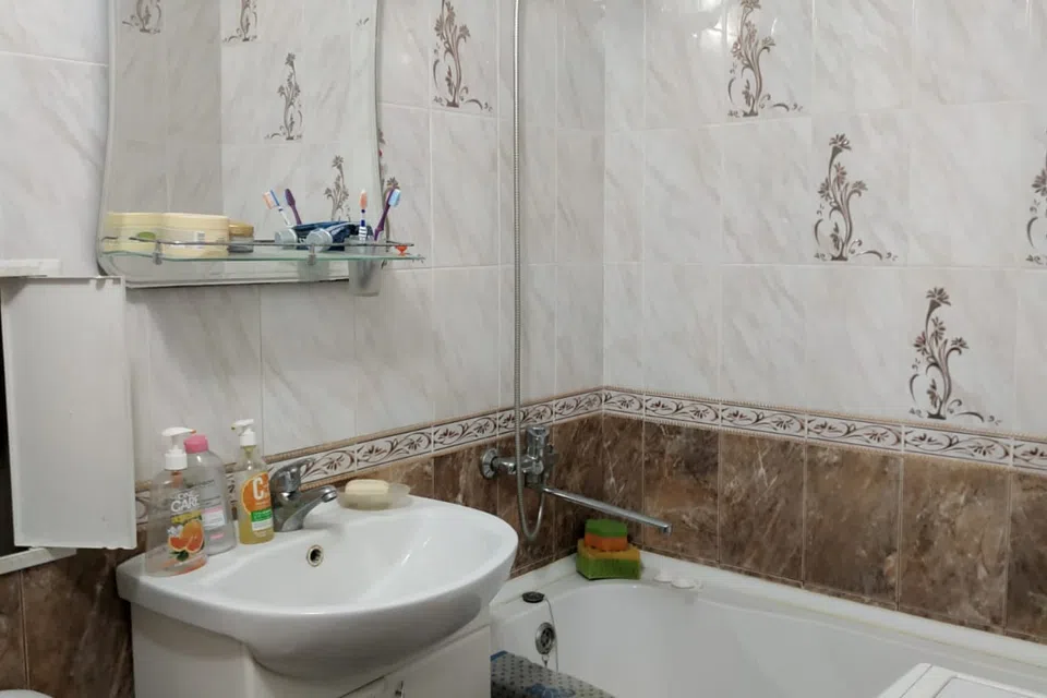 Продаётся 3-комнатная квартира, 56.9 м²