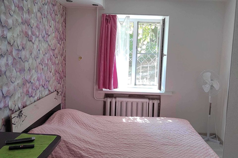 Продаётся 4-комнатная квартира, 100 м²