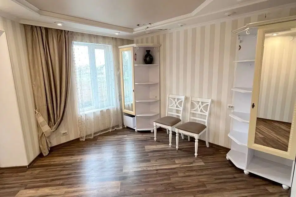 Продаётся таунхаус, 3-эт., 184 м²