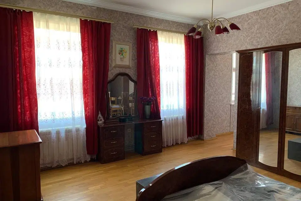Продаётся 2-этажный дом, 480 м²