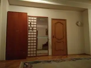 Продаётся 4-комнатная квартира, 292.9 м²