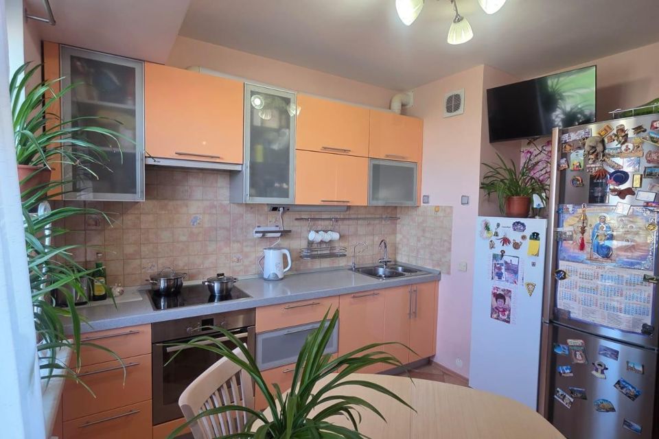 Продаётся 2-комнатная квартира, 55.5 м²