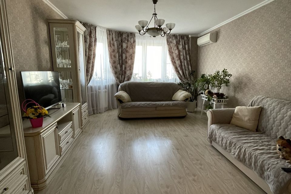 Продаётся 3-комнатная квартира, 98.3 м²