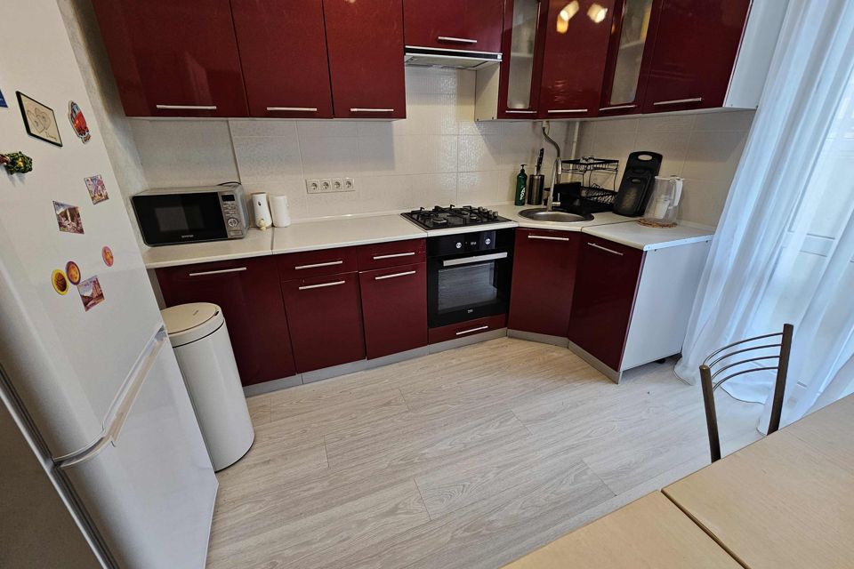 Продаётся 1-комнатная квартира, 42 м²