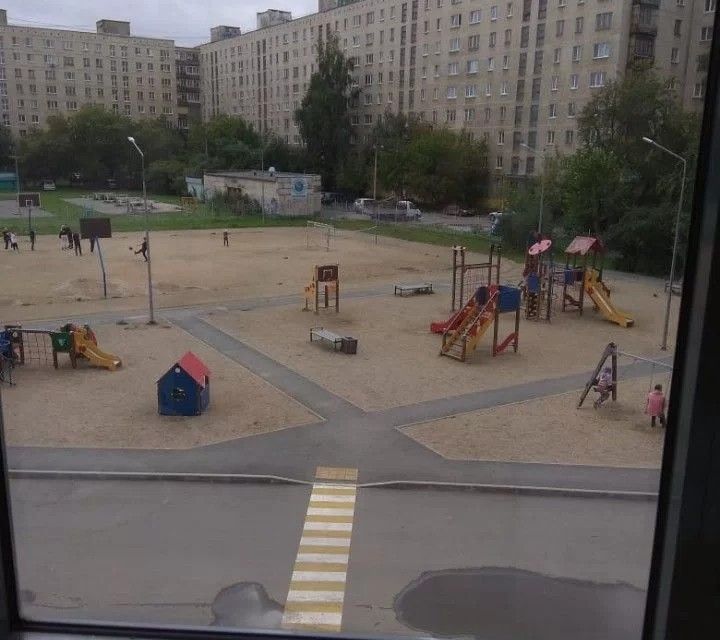 Сдаётся 1-комнатная квартира, 317 м²