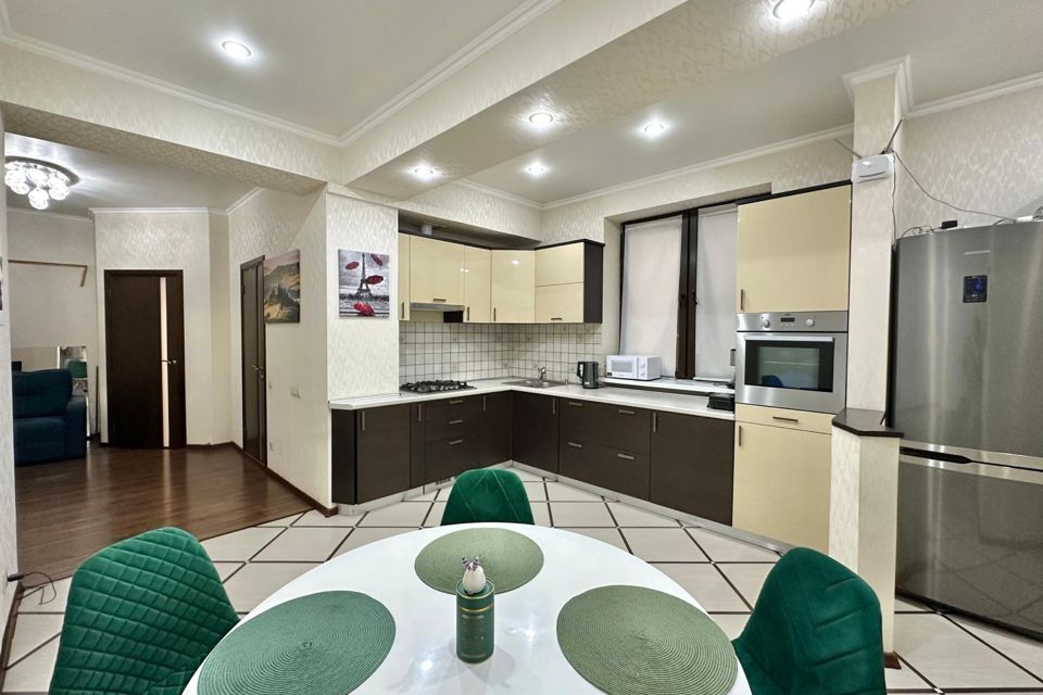 Продаётся 2-комнатная квартира, 79.2 м²