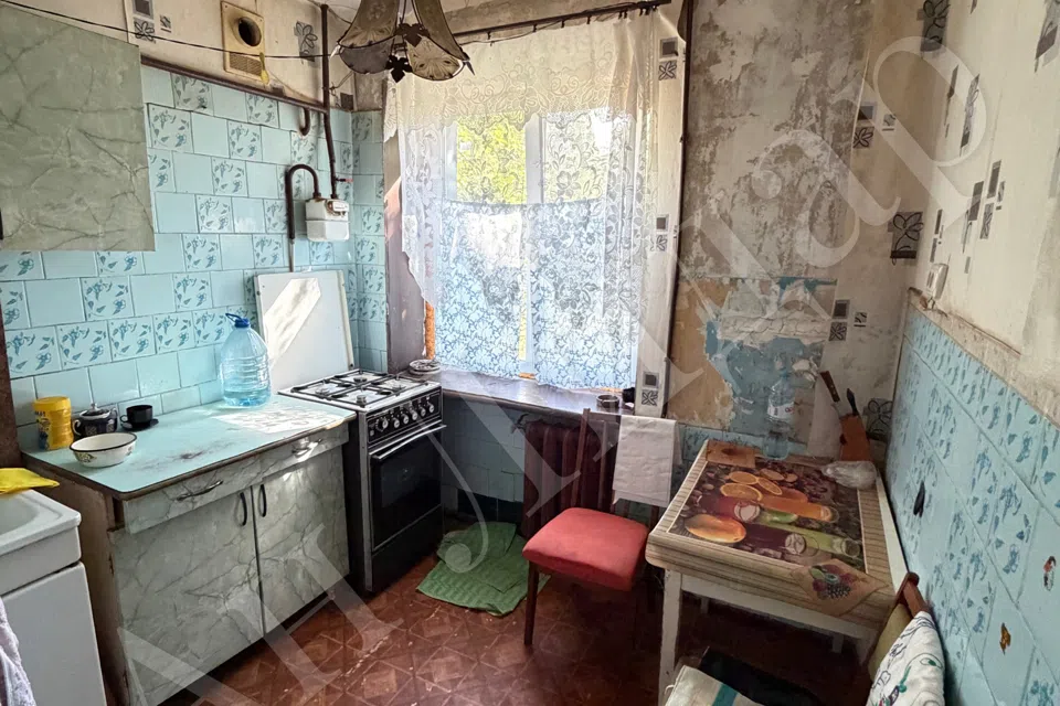 Продаётся 4-комнатная квартира, 61.1 м²