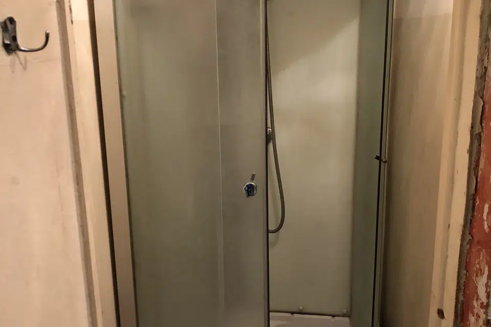 Продаётся комната в 5-комн. квартире, 12.6 м²