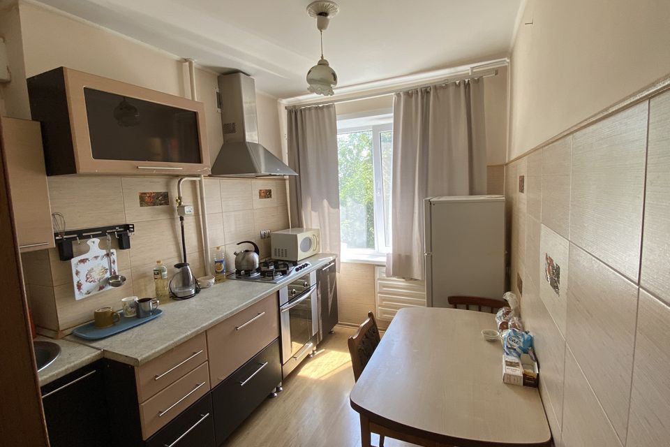 Продаётся 3-комнатная квартира, 57.5 м²