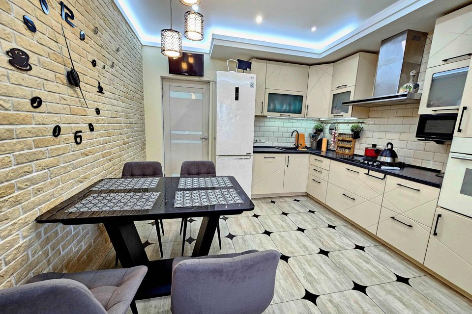 Продаётся 2-комнатная квартира, 78 м²