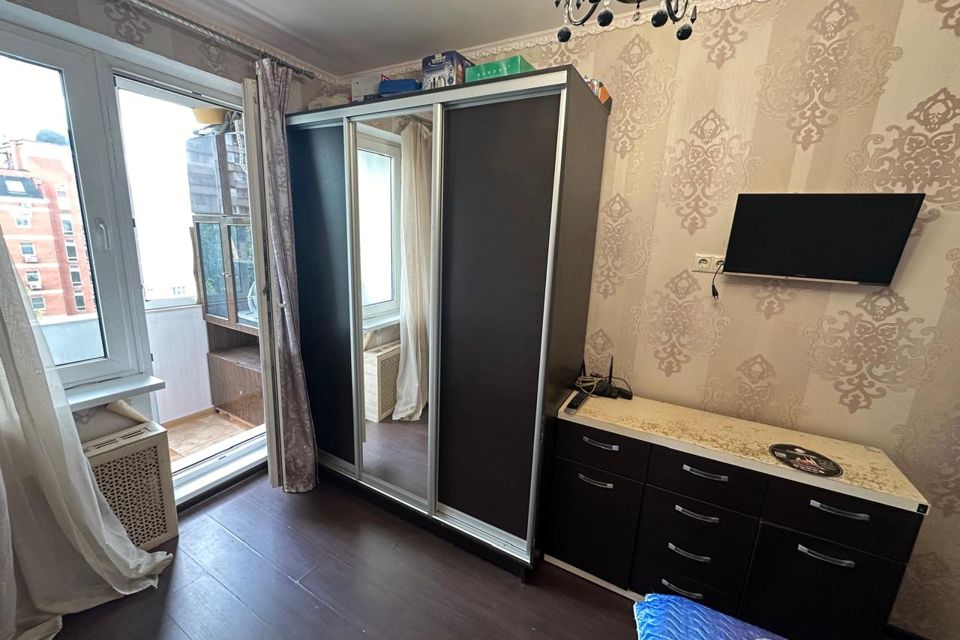 Продаётся 2 комнаты в 3-комн. квартире, 31.4 м²