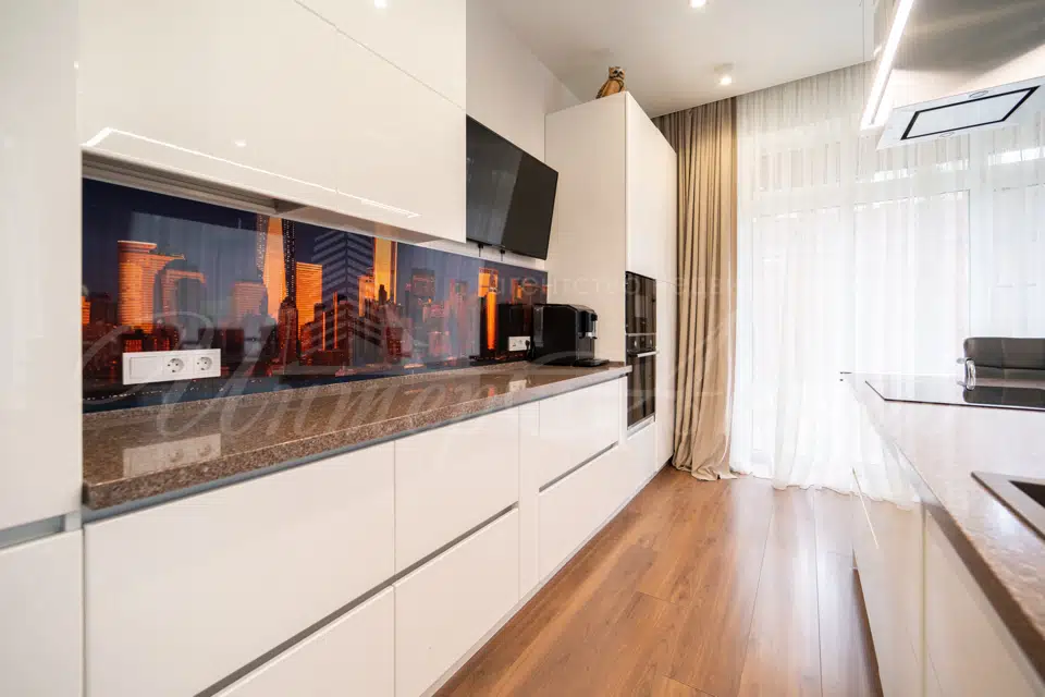 Продаётся 4-этажный дом, 574 м²