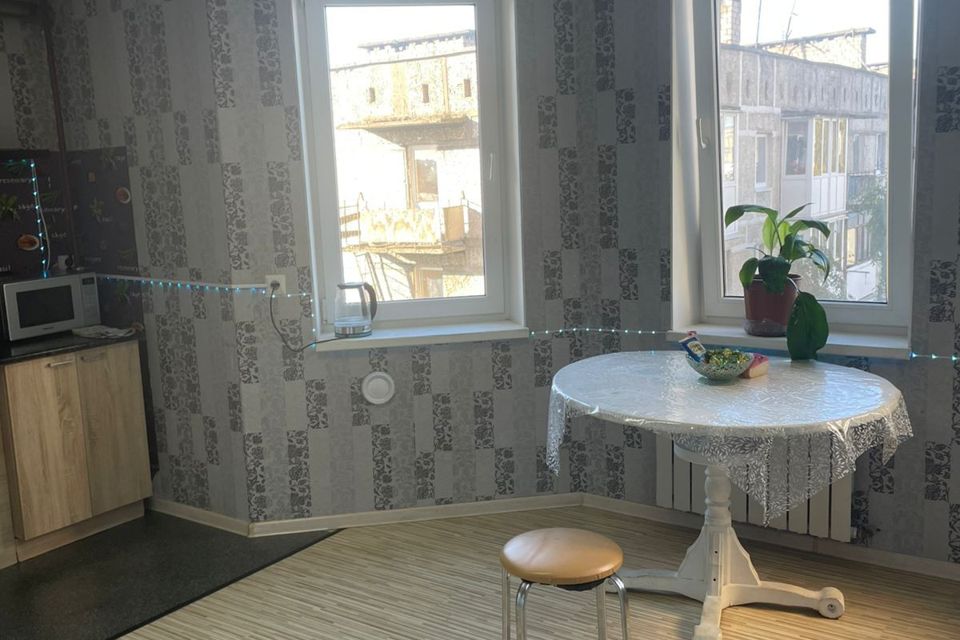 Продаётся 2-комнатная квартира, 65 м²