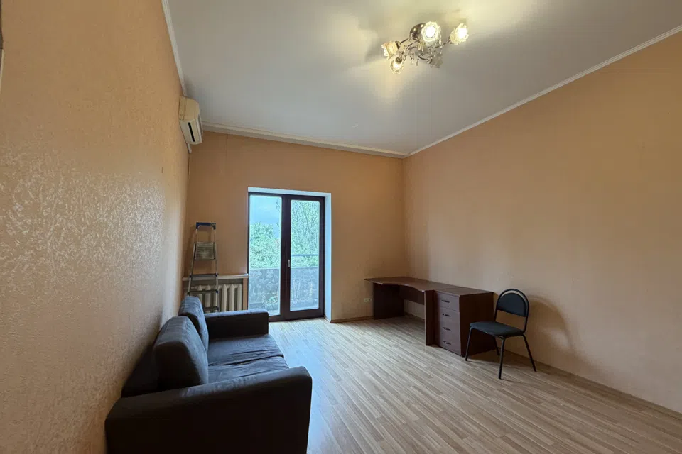 Продаётся 2-комнатная квартира, 65 м²
