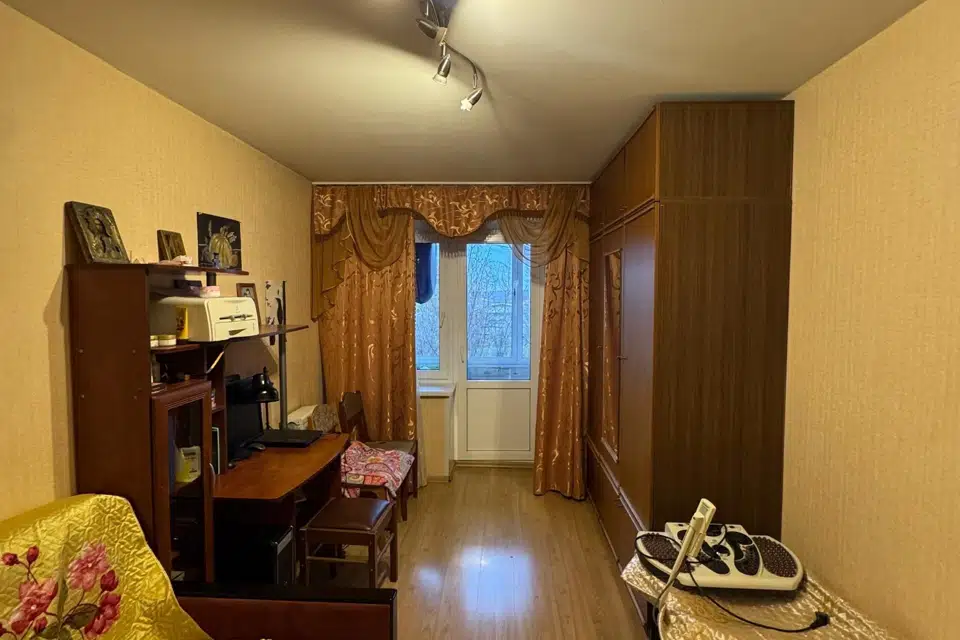 Продаётся 4-комнатная квартира, 74.1 м²