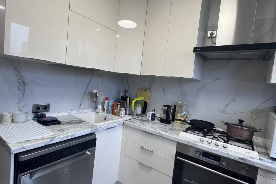 Продаётся 4-комнатная квартира, 72.6 м²