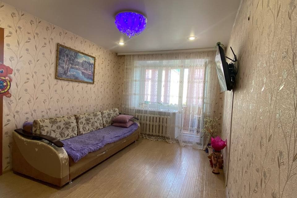 Продаётся 3-комнатная квартира, 50.6 м²