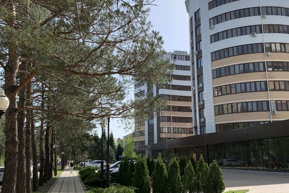 Продаётся 1-комнатная квартира, 41.8 м²