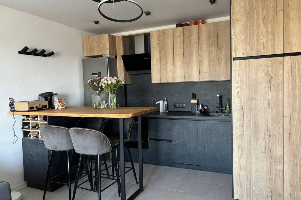 Продаётся 1-комнатная квартира, 42.2 м²