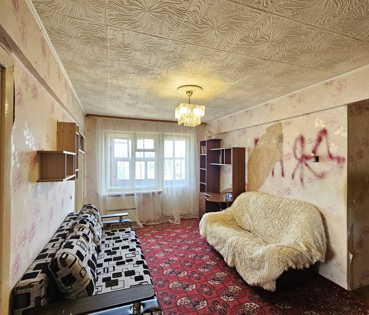 Продаётся 4-комнатная квартира, 58.8 м²