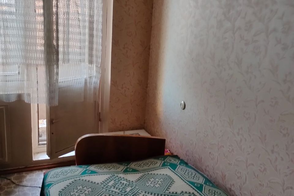 Продаётся комната в 2-комн. квартире, 12.4 м²