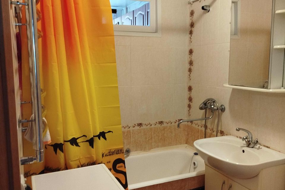 Продаётся 3-комнатная квартира, 61.4 м²