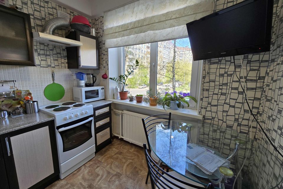 Продаётся 3-комнатная квартира, 57.2 м²