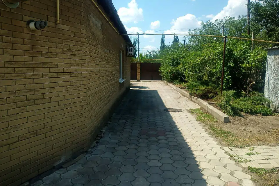 Продаётся 4-комнатная квартира, 101.9 м²