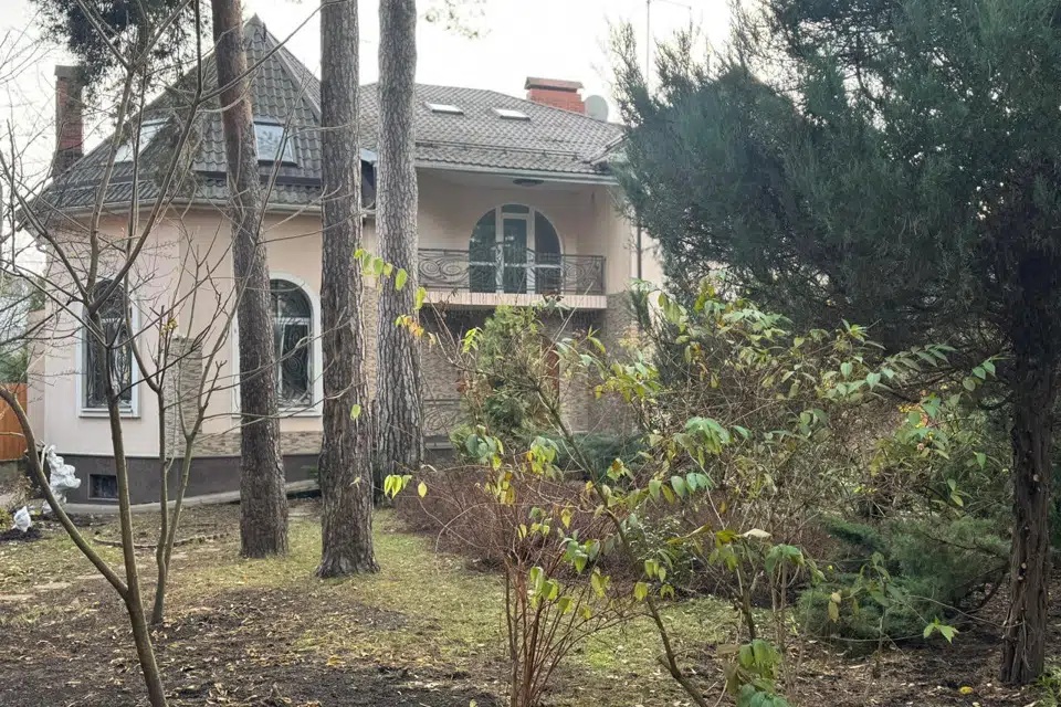 Продаётся 4-этажный дом, 395.4 м²