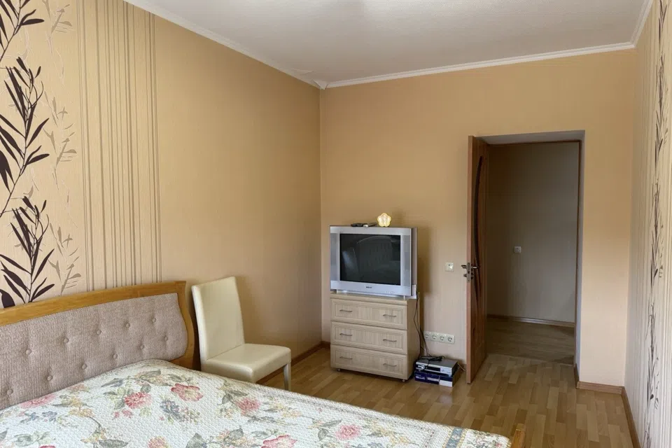 Продаётся 2-комнатная квартира, 65 м²