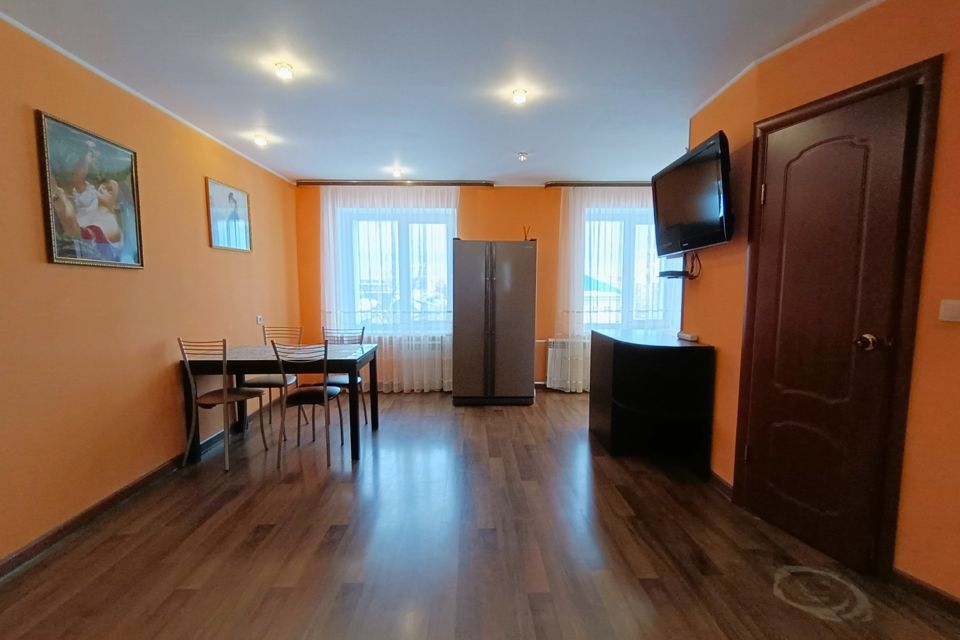 Продаётся 2-комнатная квартира, 60.8 м²