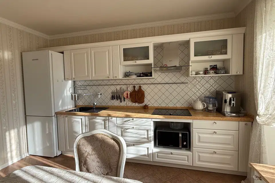 Продаётся 4-комнатная квартира, 96.4 м²