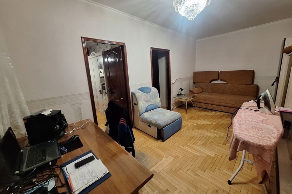 Продаётся 4-комнатная квартира, 63 м²