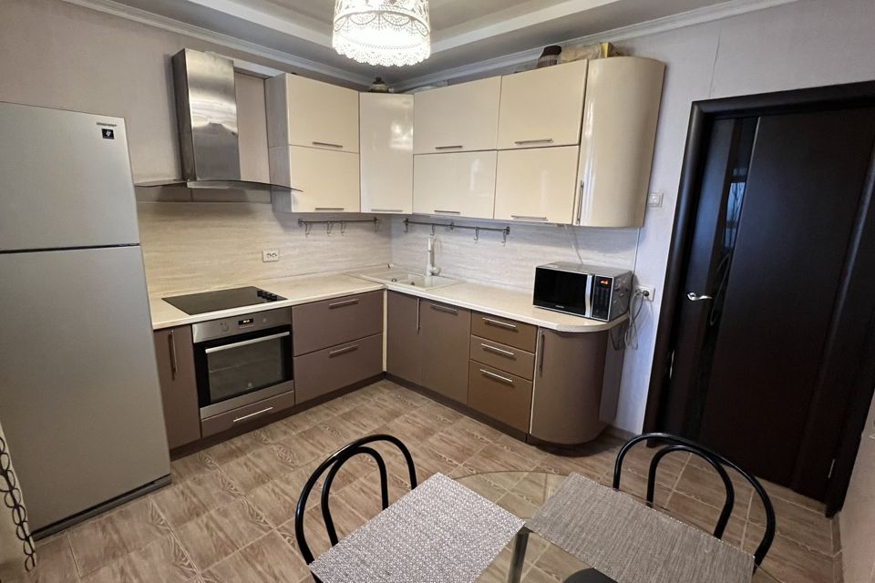 Продаётся 4-комнатная квартира, 102.7 м²