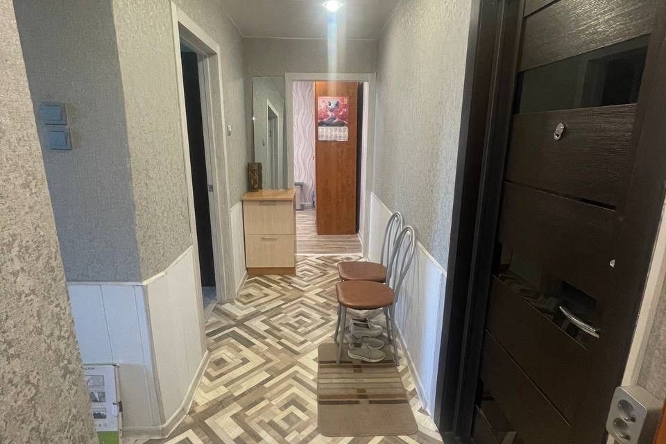 Продаётся 4-комнатная квартира, 61 м²