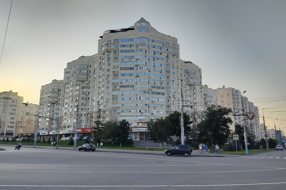 Продаётся 2-комнатная квартира, 90 м²