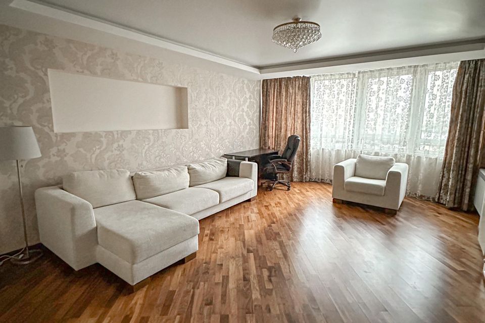 Продаётся 3-комнатная квартира, 97 м²