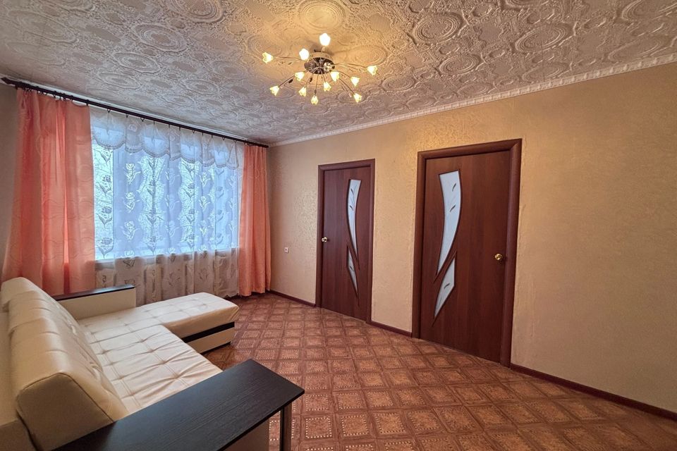Продаётся 4-комнатная квартира, 61.1 м²