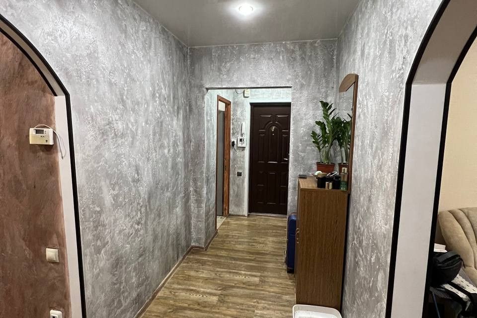 Продаётся 4-комнатная квартира, 98 м²