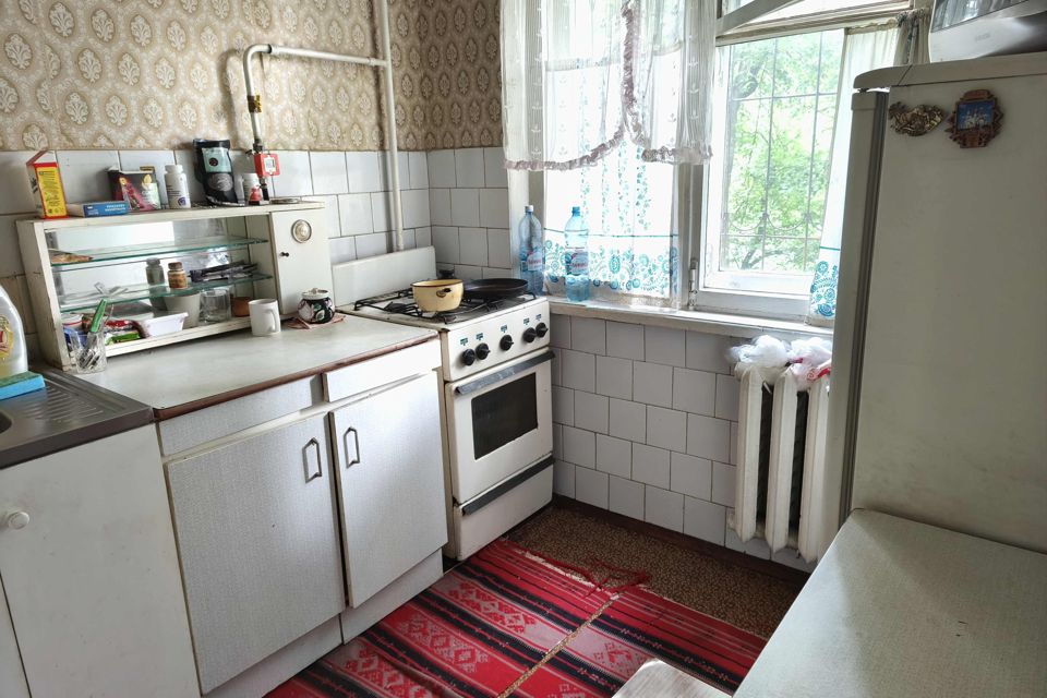 Продаётся 4-комнатная квартира, 60 м²
