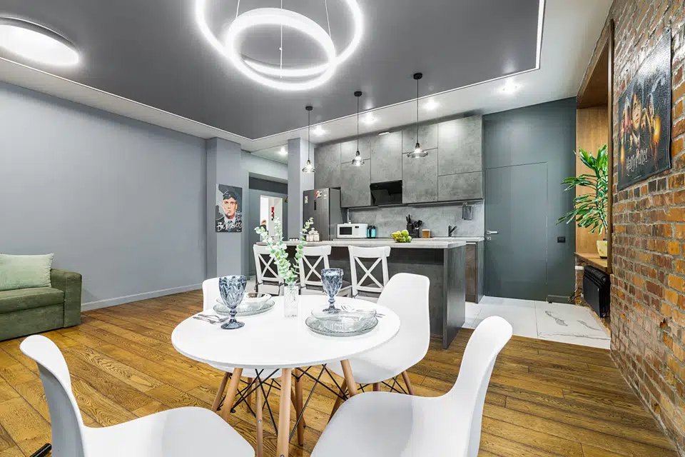 Продаётся 4-комнатная квартира, 98 м²