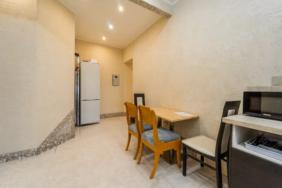 Продаётся 2-комнатная квартира, 104.5 м²