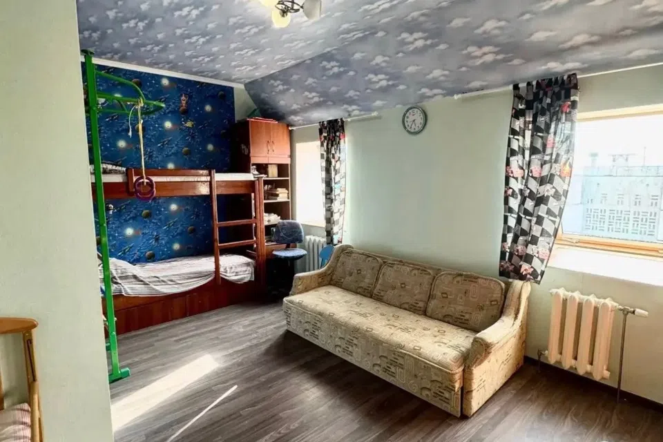Продаётся 3-комнатная квартира, 105 м²
