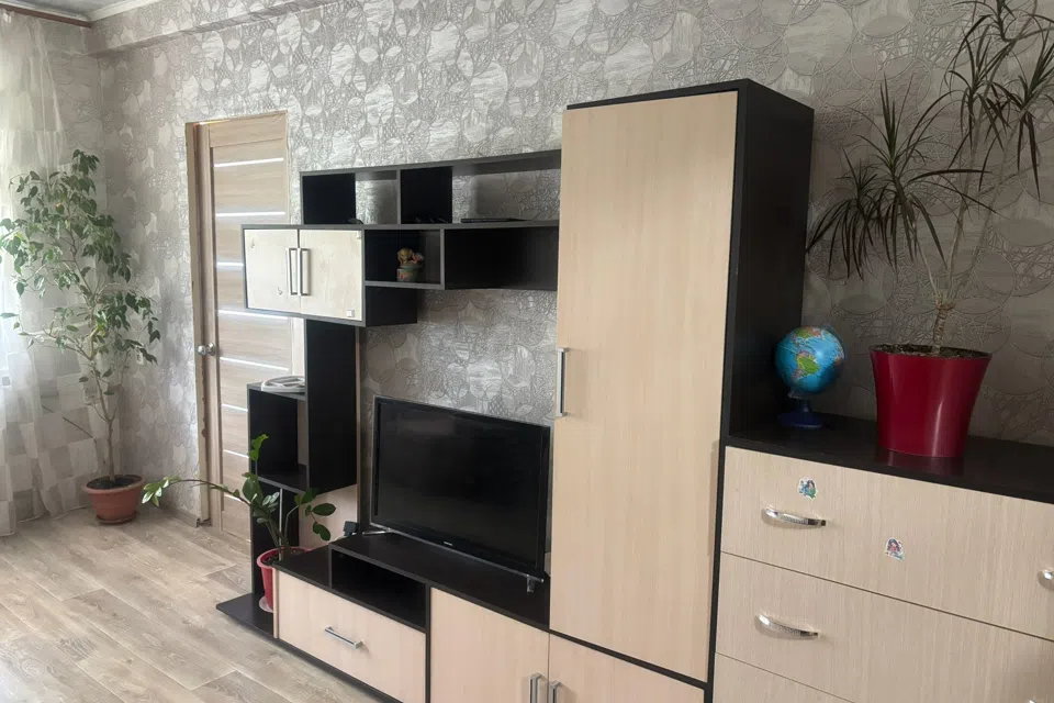 Продаётся 3-комнатная квартира, 57 м²