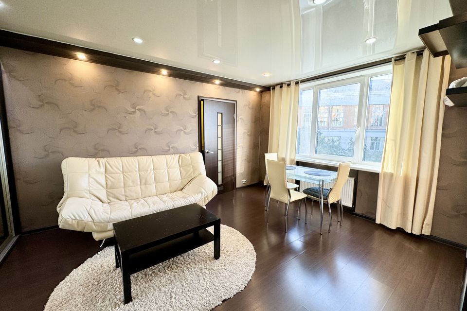 Продаётся 2-комнатная квартира, 43.8 м²