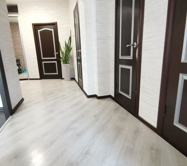 Продаётся 2-комнатная квартира, 67.3 м²