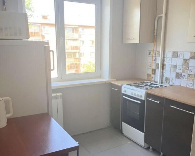 Сдаётся 2-комнатная квартира, 75 м²