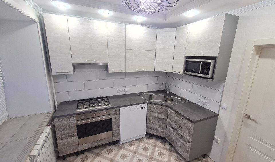 Продаётся 4-комнатная квартира, 107.3 м²