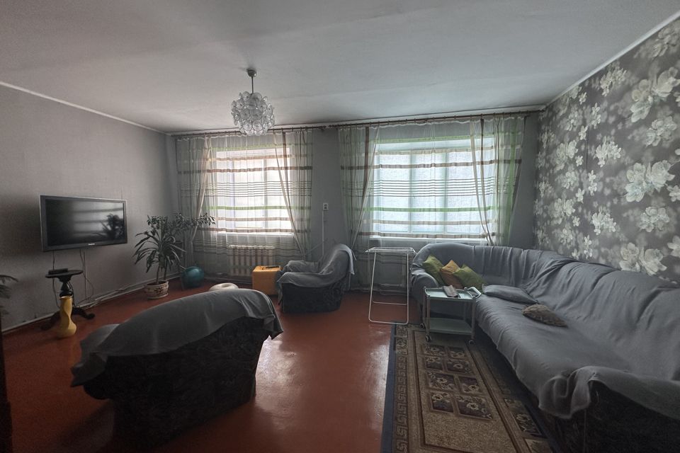 Продаётся 3-комнатная квартира, 121.3 м²