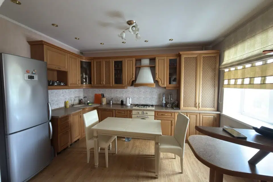 Продаётся 2-комнатная квартира, 65 м²